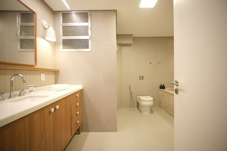 Copacabana | 5 Suites, Oceanfront, Renovated