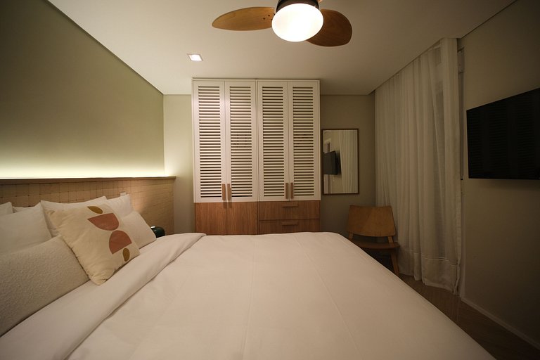 Copacabana | 5 Suites, Oceanfront, Renovated