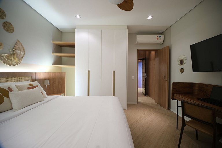 Copacabana | 5 Suites, Oceanfront, Renovated