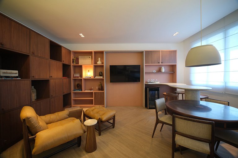 Copacabana | 5 Suites, Oceanfront, Renovated
