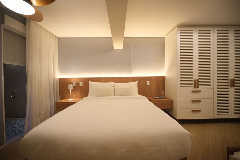 Copacabana | 5 Suites, Oceanfront, Renovated