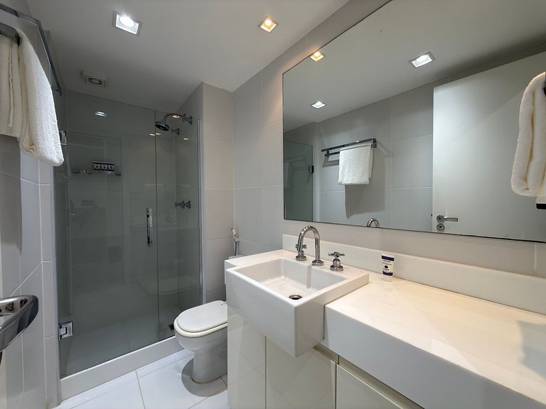 Ipanema | 2BR Suites, Ocean View, 1min to Beach