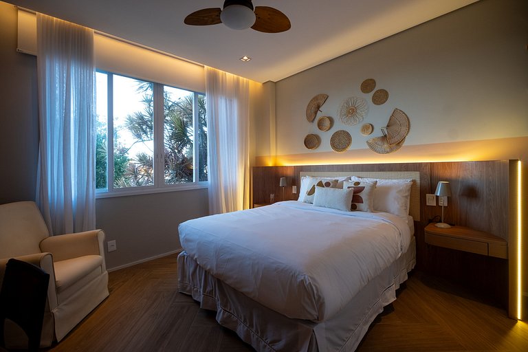 Copacabana | 5 Suites, Oceanfront, Renovated