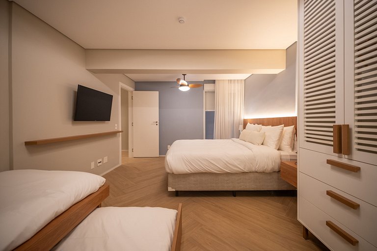 Copacabana | 5 Suites, Oceanfront, Renovated