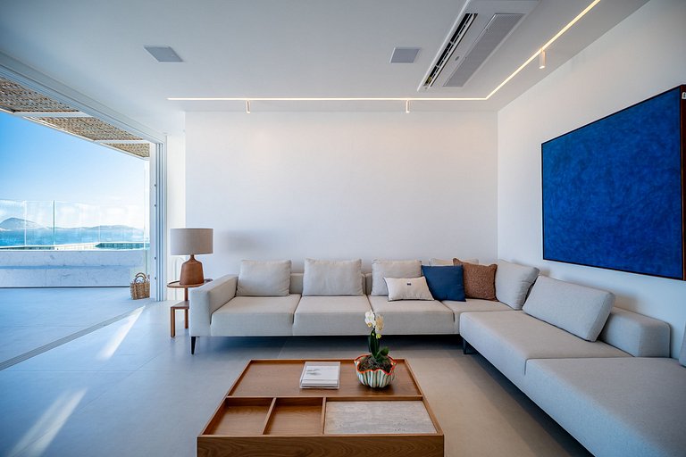 Ipanema | Penthouse w/ Pool by the Beach