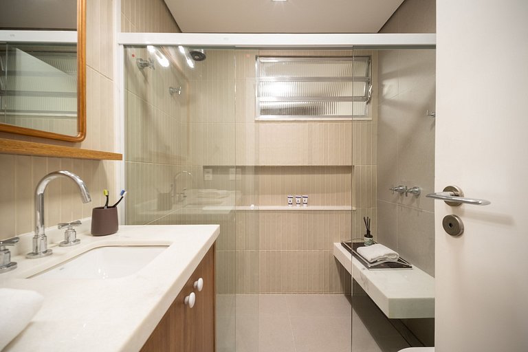 Copacabana | 5 Suites, Oceanfront, Renovated