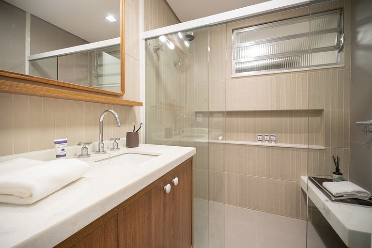 Copacabana | 5 Suites, Oceanfront, Renovated