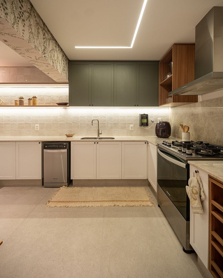 Copacabana | 5 Suites, Oceanfront, Renovated