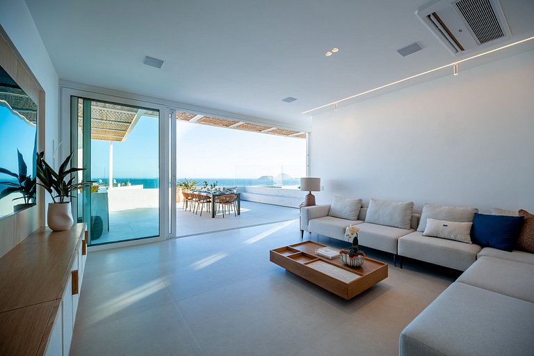 Ipanema | Penthouse w/ Pool by the Beach