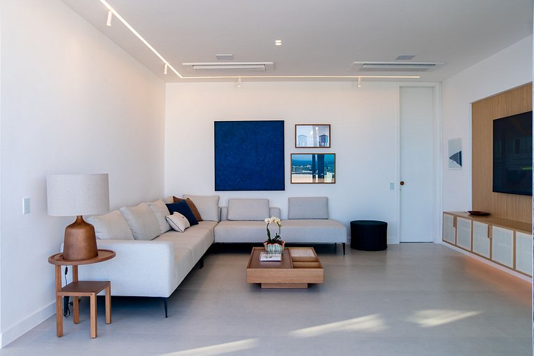 Ipanema | Penthouse w/ Pool by the Beach