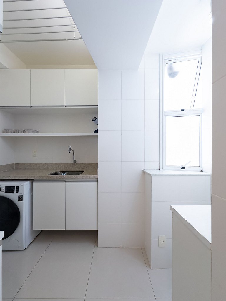 Leblon 2BR Apt 1 Min from the Beach - by Casapē