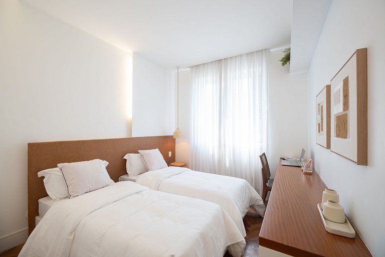 Leblon 2BR Apt 1 Min from the Beach - by Casapē
