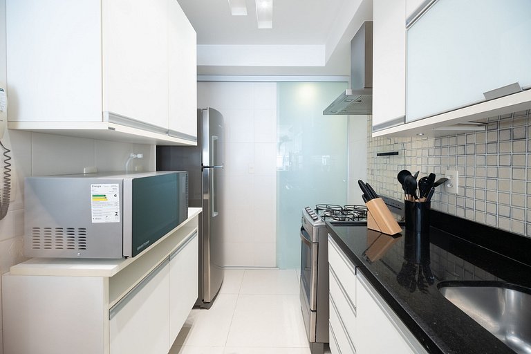 Leblon 2BR Apt 1 Min from the Beach - by Casapē