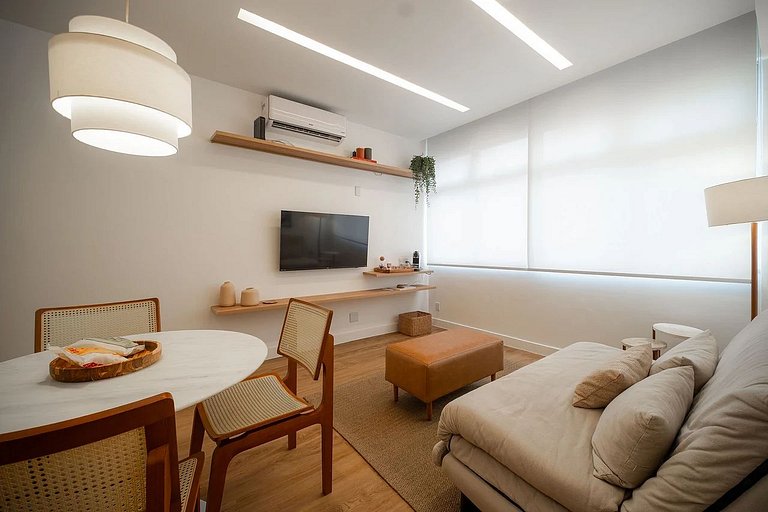 Apartamento recém reformado no Leblon