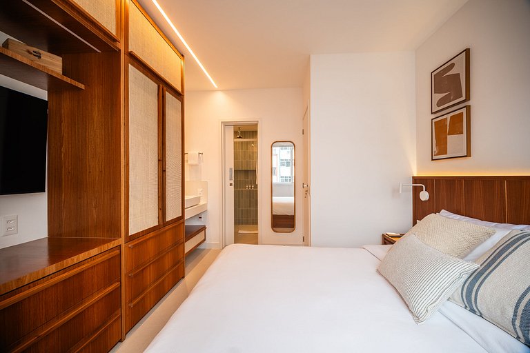 Leblon | Renovated | 3 Bedrooms | 6 Minutes from the Beach