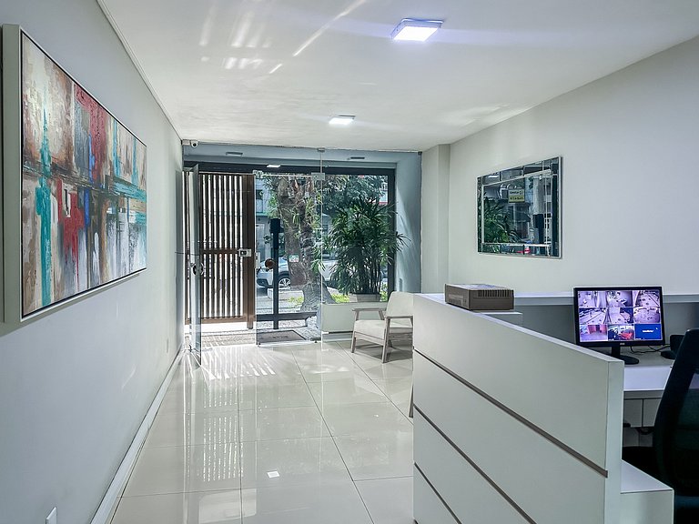 Leblon | Renovated | 3 Bedrooms | 6 Minutes from the Beach