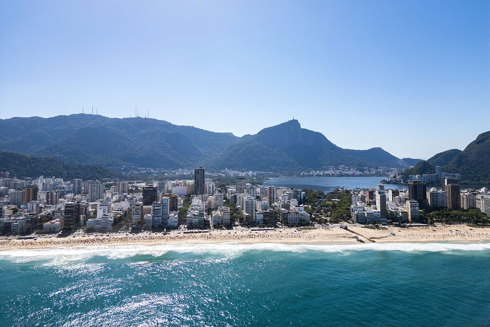 Do Leblon a Saint-Tropez: o que o lifestyle carioca tem em comum com os destinos de luxo internacionais